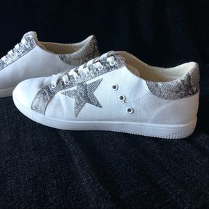 White and snake print sneakers